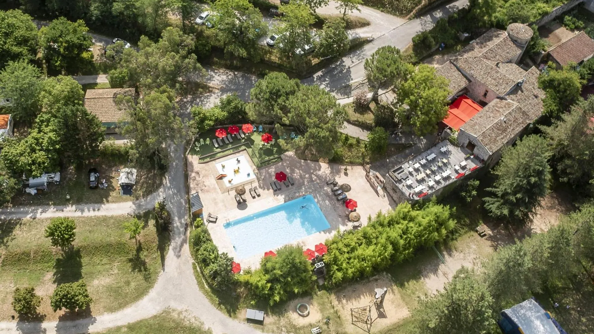 Kamp alanı Domaine Residentiel De Plein Air Mas De Champel Otel Les Ollières-sur-Eyrieux